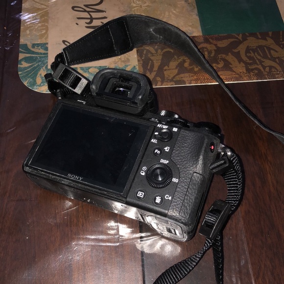 Sony a7II mirrorless full frame, with 28-70mm lens - Picture 7 of 8